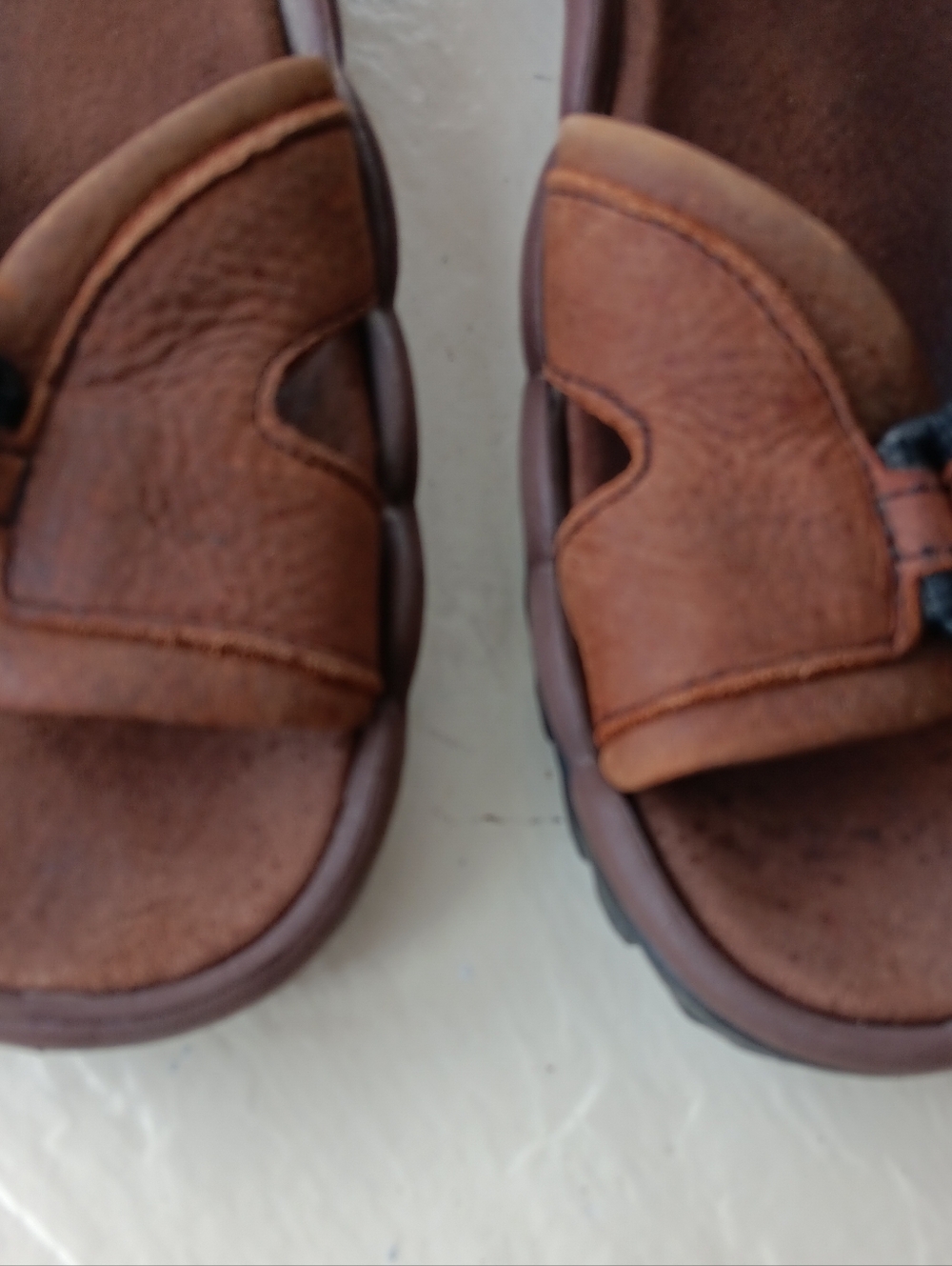 Clarks Men’s Brown Leather Hook-and-Loop Rugged Outdoor Sandals Air Trek Sole 12 - Picture 7 of 9